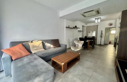 Germasogeia Apartamento | Sophisticated 2BR with Pool & Terrace Views