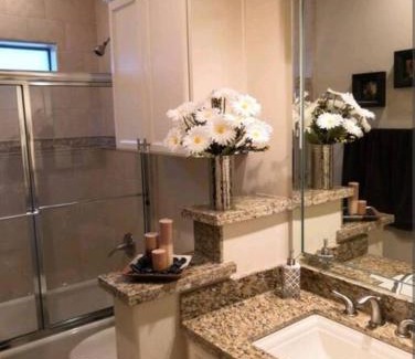 McAllen Apartamento | Hermosa casa dentro del lujoso condominio con alberca y mas