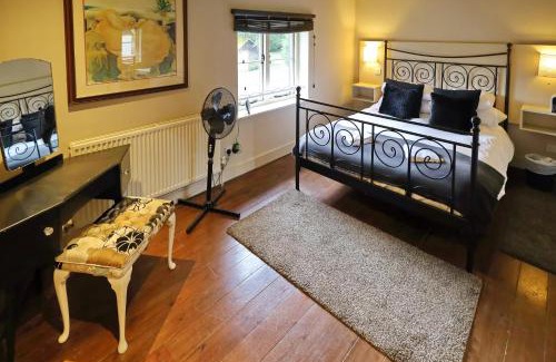 South Stoke Hotel | The Perch and Pike