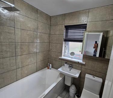 Huyton Apartamento | 180 woolfall heath avenue