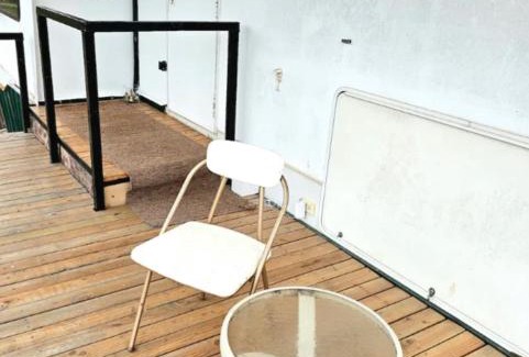 Guthrie Otro | Small space on acrage