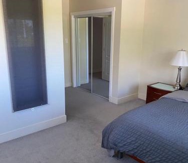 Richmond Casa | Spacious and bright queen bed room with private bathroom