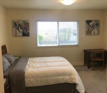 Richmond Casa | Spacious and bright queen bed room with private bathroom