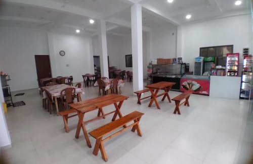 Hikkaduwa Hotel | Abhiman Hotel and Restaurant