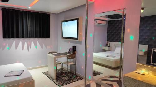 Zona Leste Hotel | Motel Zurich