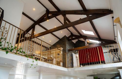 Coppetts Apartamento | Luxurious Shared Apartment with Hosts on Private Estate