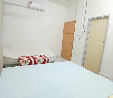 Kota Kinabalu Casa | Sainah's Master Room