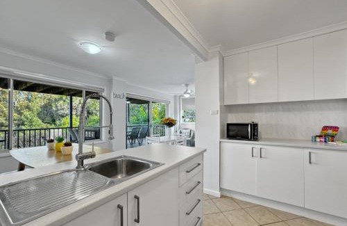 Malua Bay Casa | Beachside 2-Bed with Ocean Views & Alfresco Dining