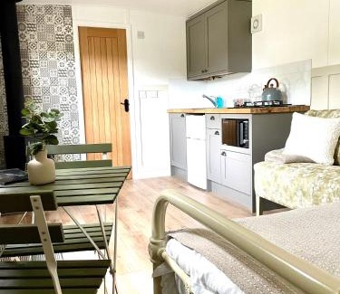 Carlton-in-Cleveland Otro | Rosewood Shepherds Hut