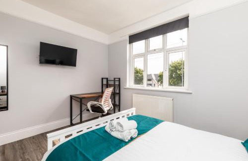 Bradley Stoke Casa | Dove Court Travel Lodge 4 - First Floor Ensuite