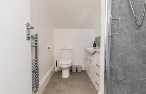 Bradley Stoke Casa | Dove Court Travel Lodge 6 - Top Floor Double Bedroom
