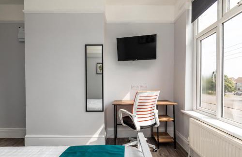 Bradley Stoke Casa | Dove Court Travel Lodge 3 - First Floor Ensuite