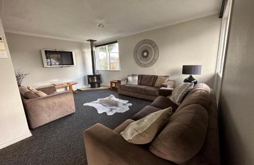 Twizel Hotel | Lakeside by Ruataniwha