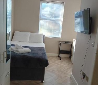 Wealdstone Casa | Harrow Guest House - Cecil HA3