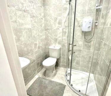Wealdstone Casa | Harrow Guest House - Cecil HA3