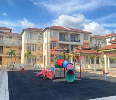 Kampung Pantai Halban Complejo | MH Amanie Homestay