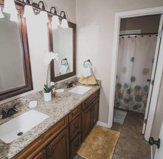 Park Forest - LA North Casa | “Home Away From Home” 12mi to LSU, 10mi to SU