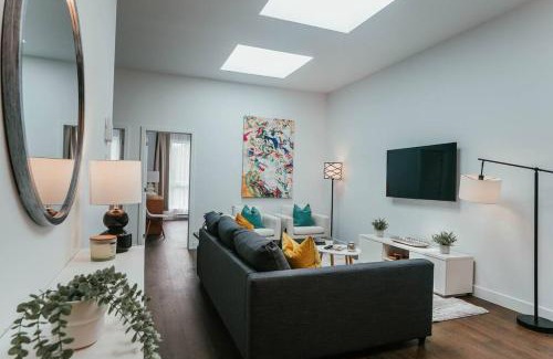 La Petite-Patrie Apartamento | HRésidences Modern Apt on Main St Hubert Street