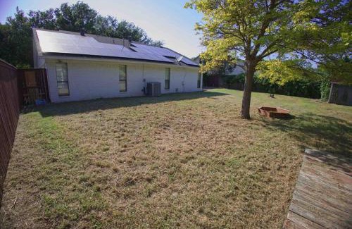 Celina Casa | Tranquil Retreat: 3BR Haven near Celina Sq