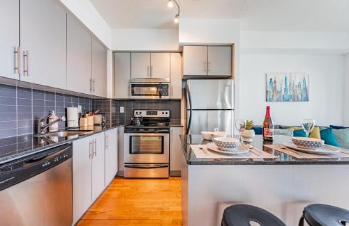 Downtown Toronto Hotel | Bremner Suites