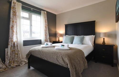 Alverstoke Casa | Spacious Family Home Sleeps 6