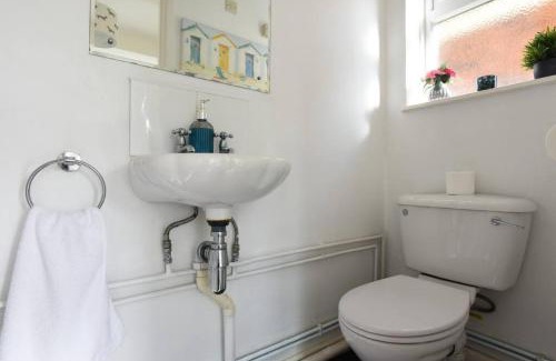 Alverstoke Casa | Spacious Family Home Sleeps 6