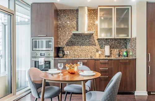 Toronto Entertainment District Hotel | Residence Inn by Fairmont Royal York