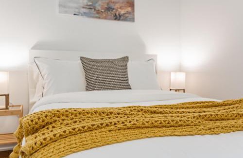 Downtown Toronto Hotel | Bremner Suites