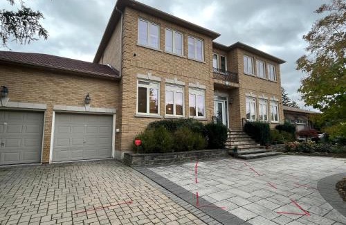 Thornhill Casa | Jimmy's house