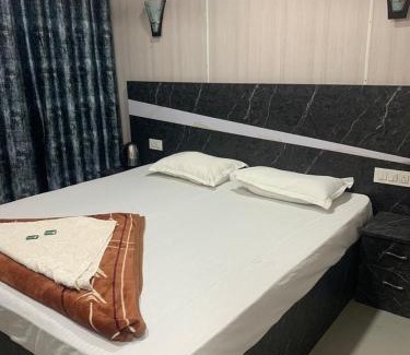 Arambol Hotel | Sydney X