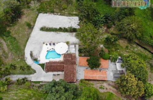 Puerto Triunfo Hotel | Hotel Campestre El Refugio de Las Guacamayas
