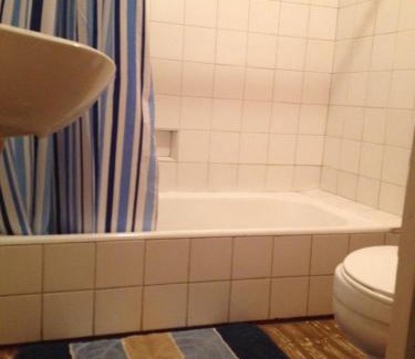 Rollington Town Casa | 15 minutes from Kingston airport