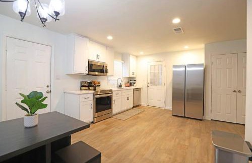 Augusta Casa | Luxury 3BR, 2BA: Golf & Shopping