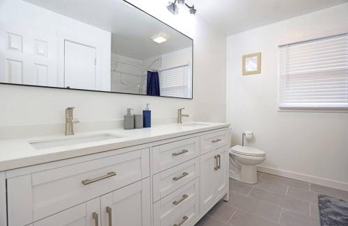 Augusta Casa | Luxury 3BR, 2BA: Golf & Shopping