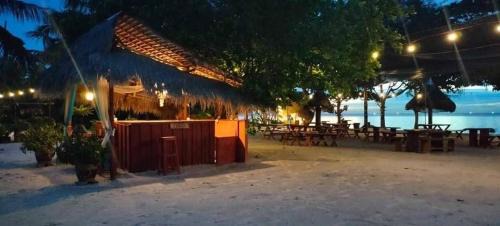 Berakit Cabina | Bintan Brzee Beach in Bintan Island - Bungalow 2