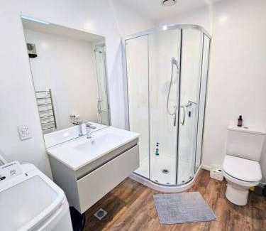 Kawarau Falls Apartamento | Short Drive to Queenstown CBD - Cosy Guesthouse with Private Entrance and King Bed