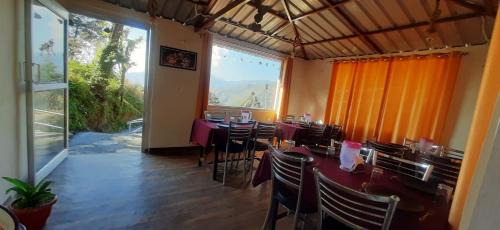 Tehri Casa | The Green Leaf Himalyan Homestay Kanatal