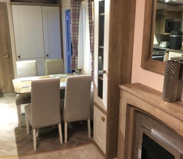 Girvan Otro | Lovely Caravan