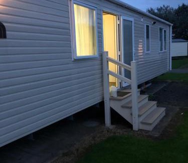 Girvan Otro | Lovely Caravan