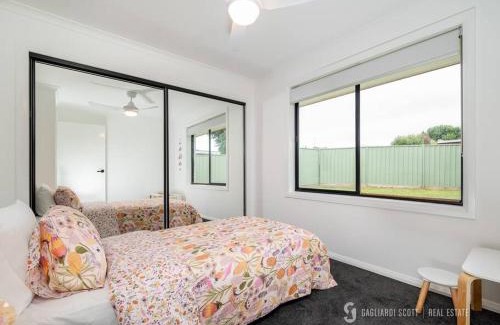 Shepparton South Casa | Shepparton Escape: Chic 3BR near Lake