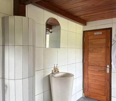 Selemadeg Casa | Karyasari kabin - Tiny House