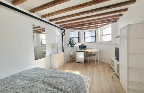 Bushwick Casa | Cozy, Large and Fully Furnished - Near the L Train