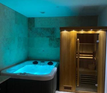 Saint-Victoret Cama Y Desayuno | Cote spa suite nord