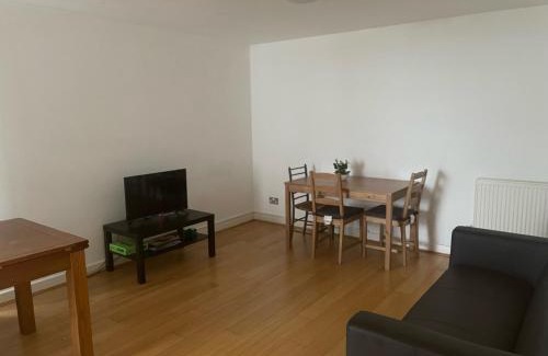 Royal Docks Casa | Madus roomz