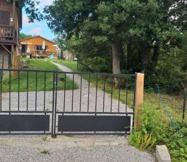 Philippeville Chalet De Esquí | Petit Chalet cozy avec jardin (nature, calme...).