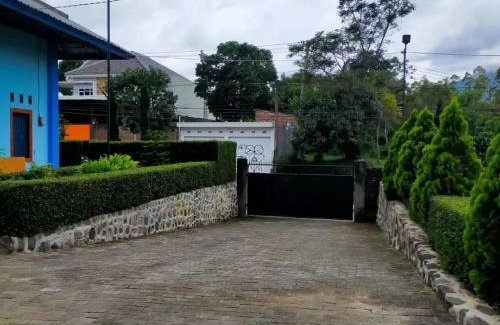 Karamat Wangi Casa | Omah Gunung Garut