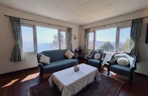 Shimla Casa | Master Bedroom Near Chail Sanctuary Woodrose Est