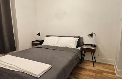 Mile End Apartamento | Chic Modern Apt in The Plateau