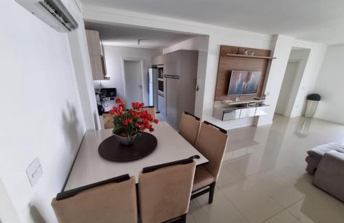 Castelo Branco Apartamento | Amplo e Confortável Apto em Meia Praia Itapema
