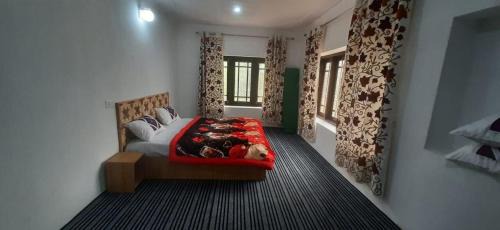 Pahalgam Apartamento | OYO Home Sabzar Ahmad Wani Homestay